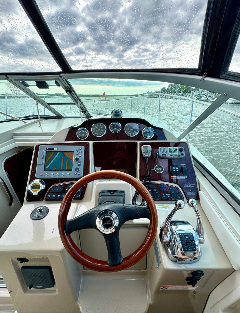 33ft Sea Ray Yacht For Sale