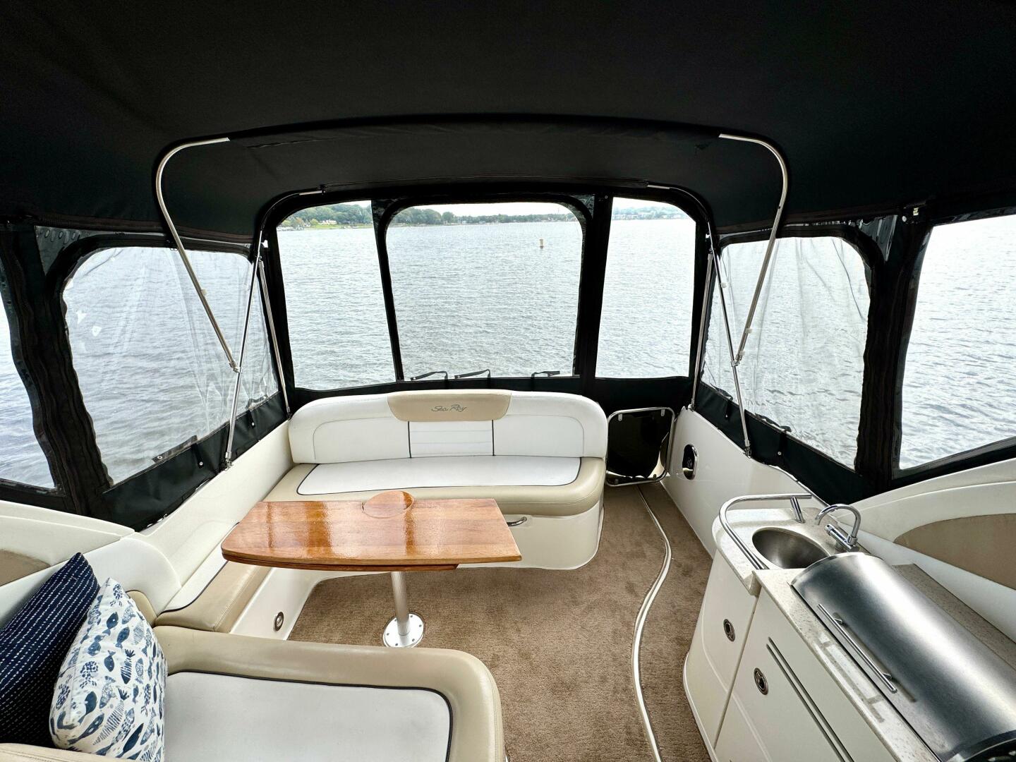 33ft Sea Ray Yacht For Sale