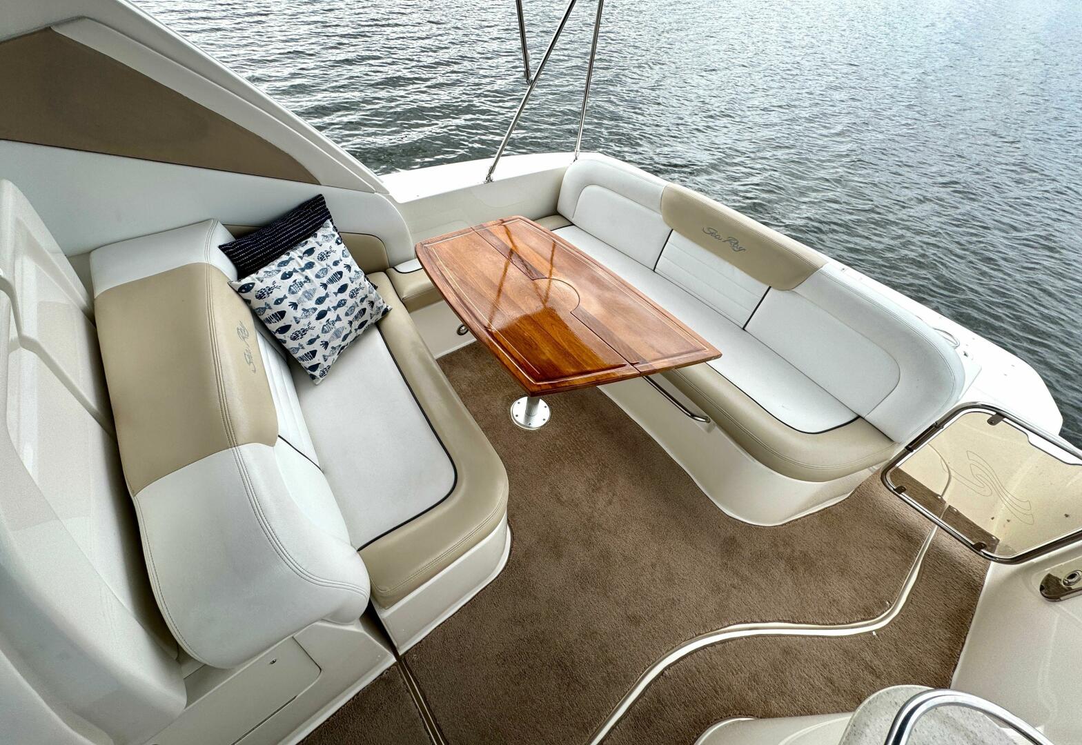 33ft Sea Ray Yacht For Sale