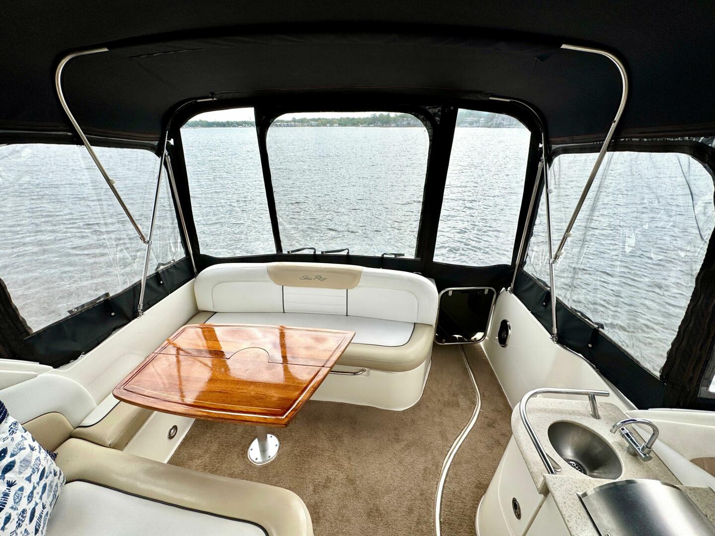33ft Sea Ray Yacht For Sale