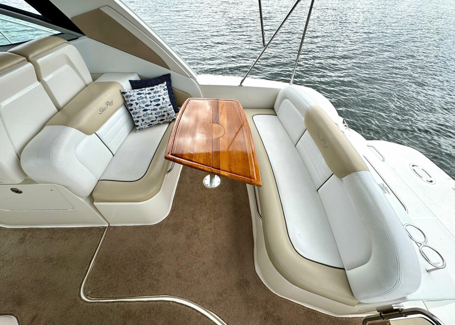 33ft Sea Ray Yacht For Sale