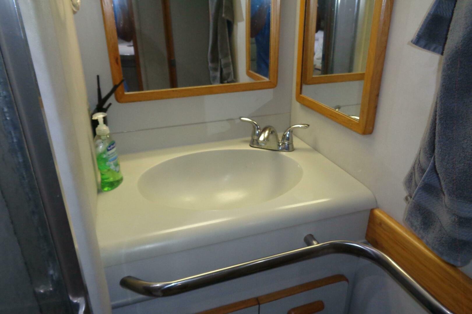 SNRI 48ft Sea Ray Yacht For Sale