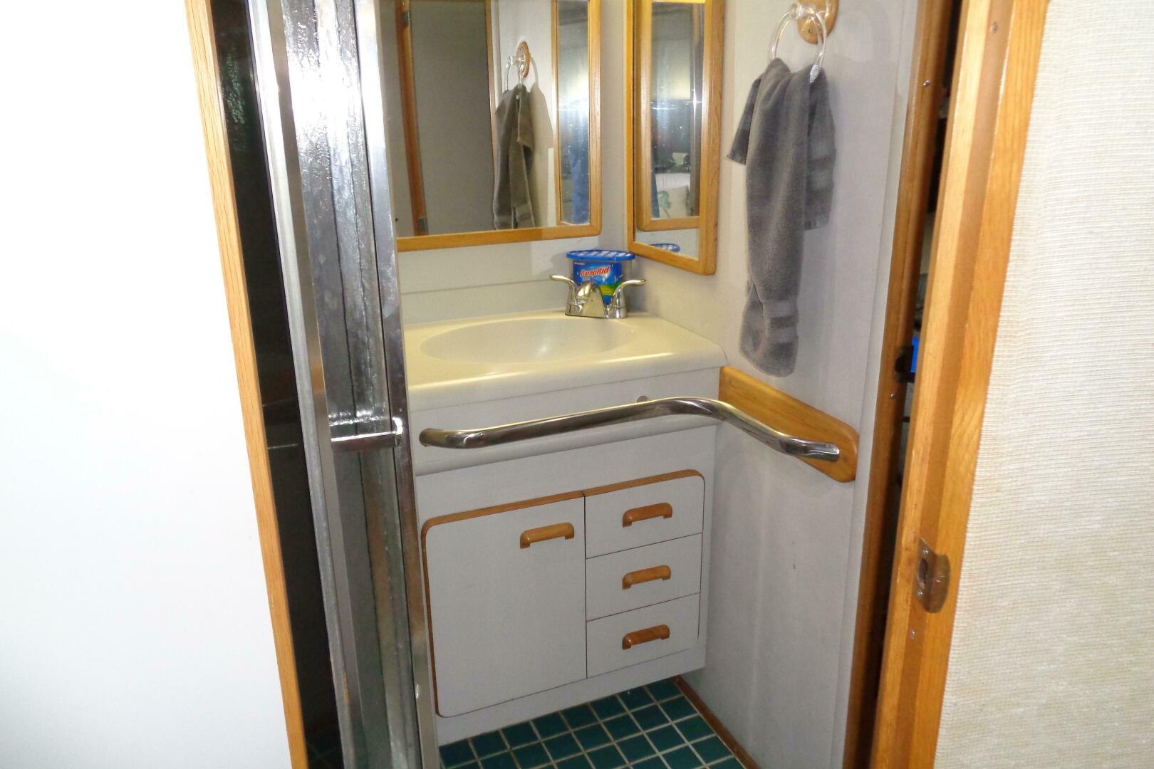 SNRI 48ft Sea Ray Yacht For Sale