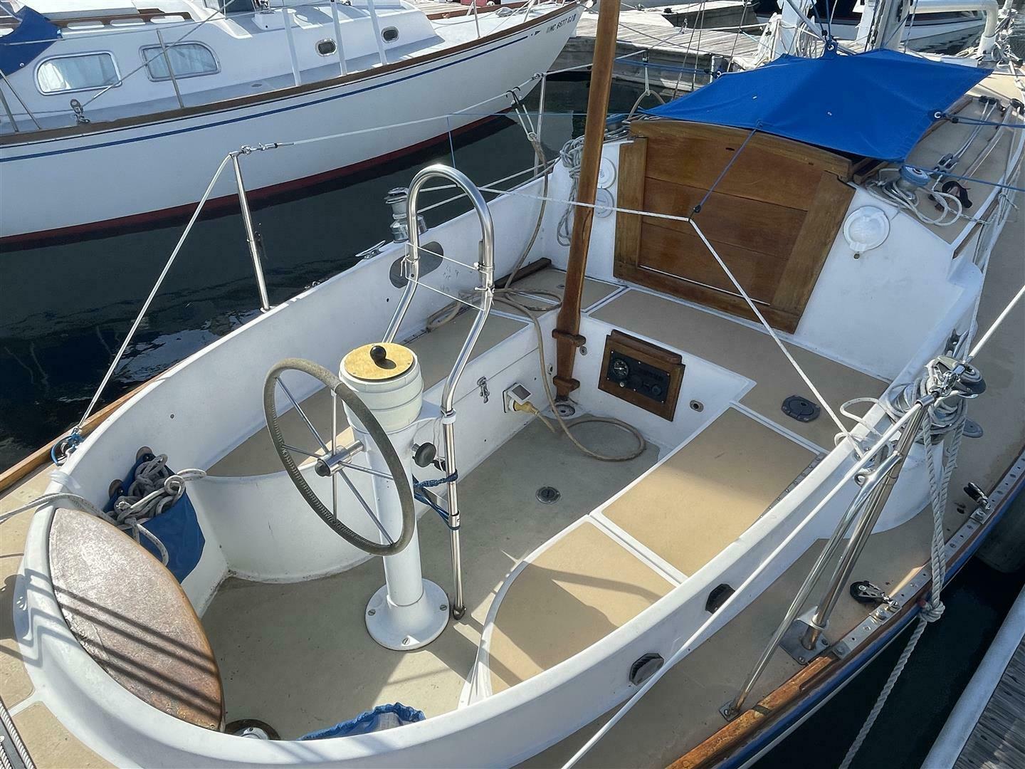 Opus 29ft Vineyard Vixen Yacht For Sale