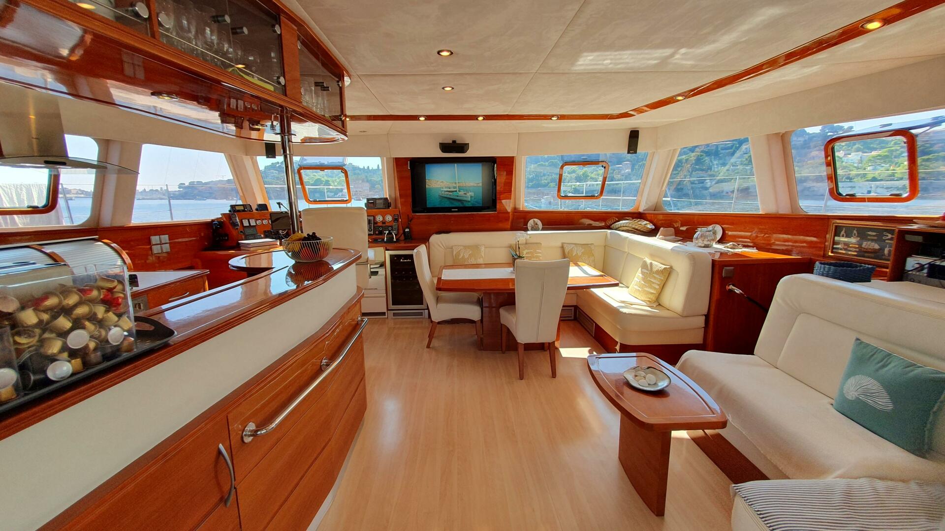 06 Galley Salon 20230929_151630