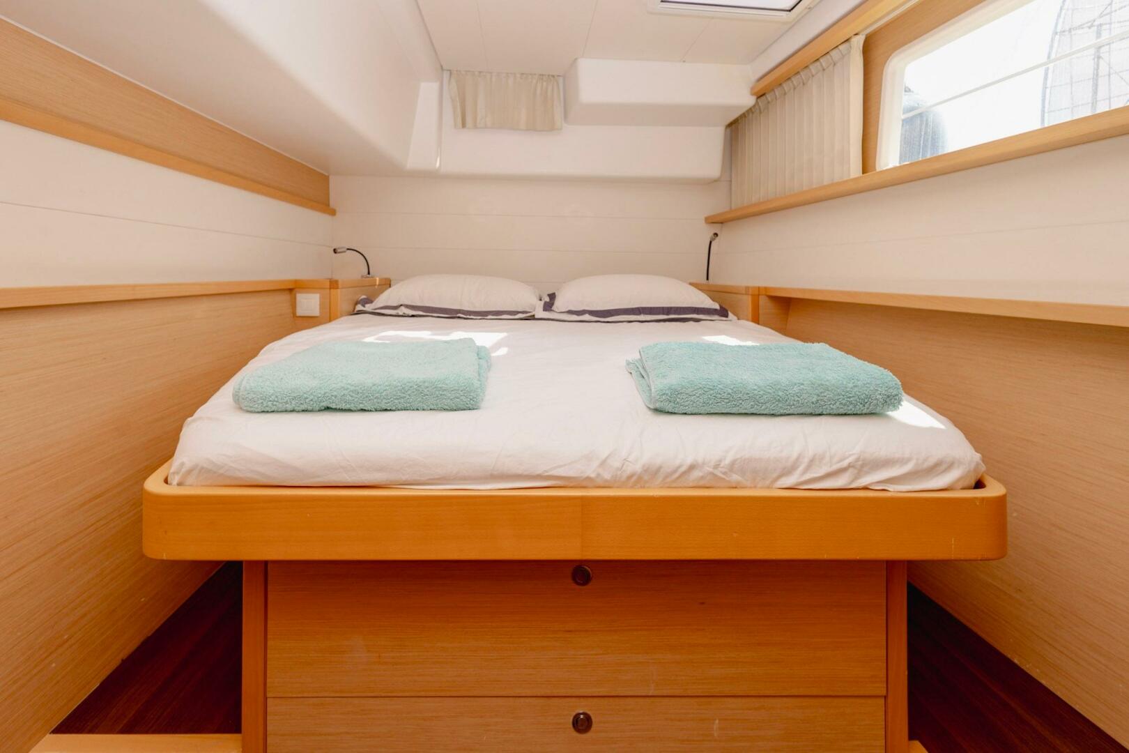 45ft Lagoon Yacht For Sale