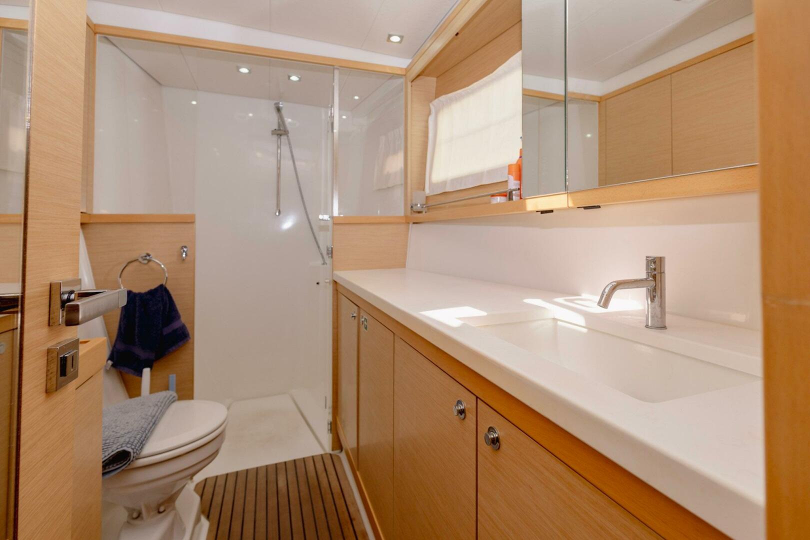 45ft Lagoon Yacht For Sale