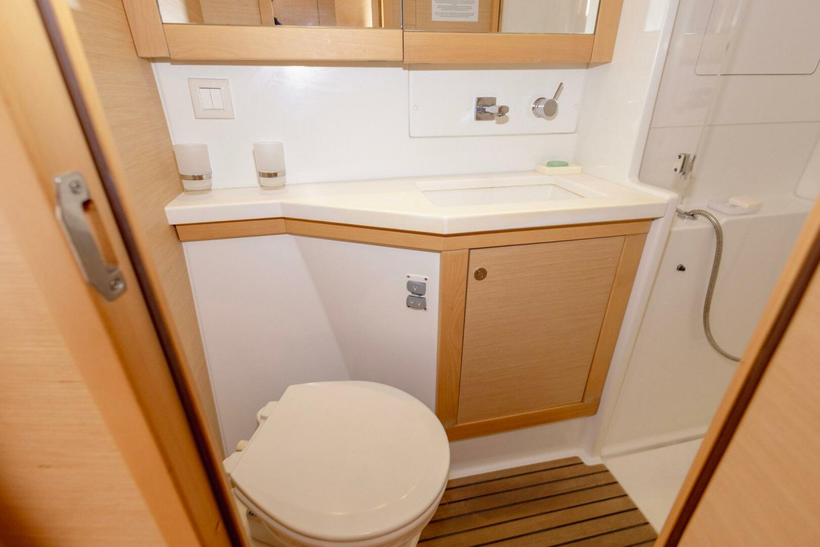 45ft Lagoon Yacht For Sale