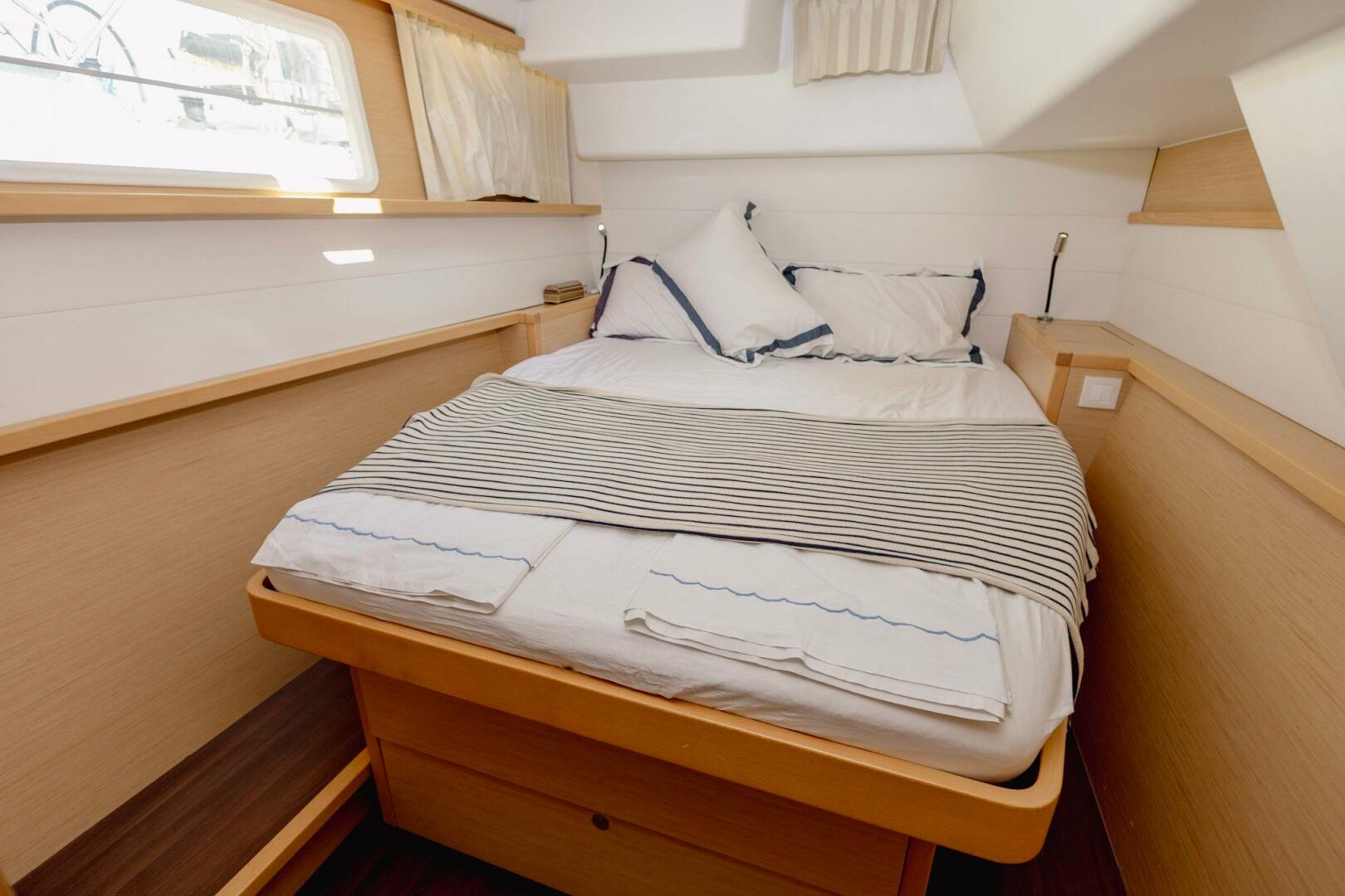45ft Lagoon Yacht For Sale