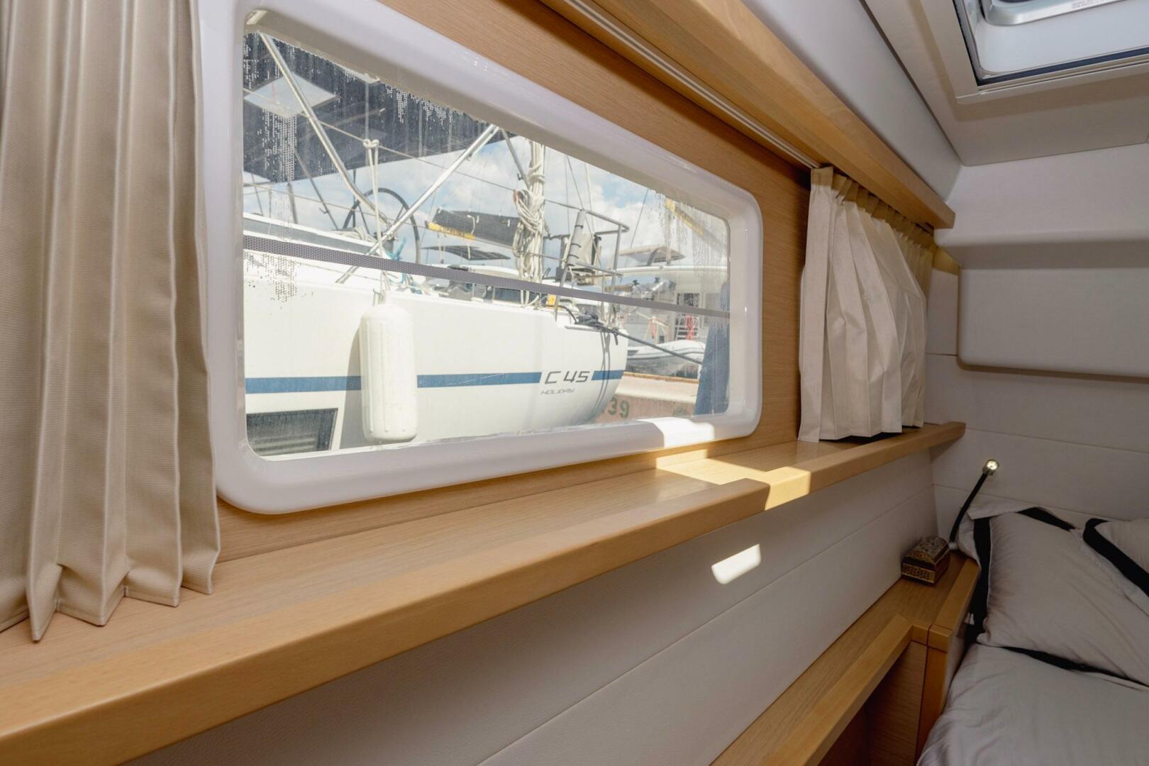 45ft Lagoon Yacht For Sale