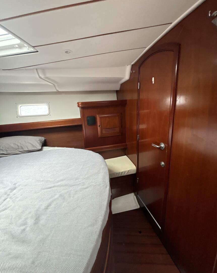 Table 4 Two 42ft Beneteau Yacht For Sale