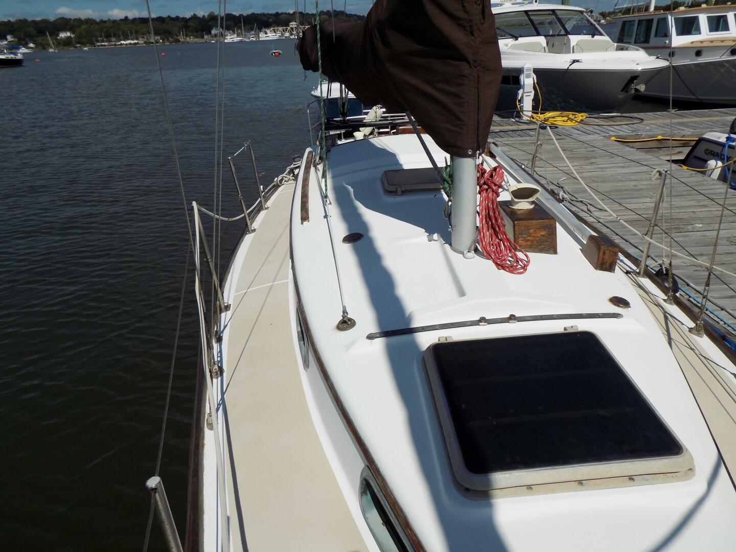 Peregrine 30ft Cape Dory Yacht For Sale