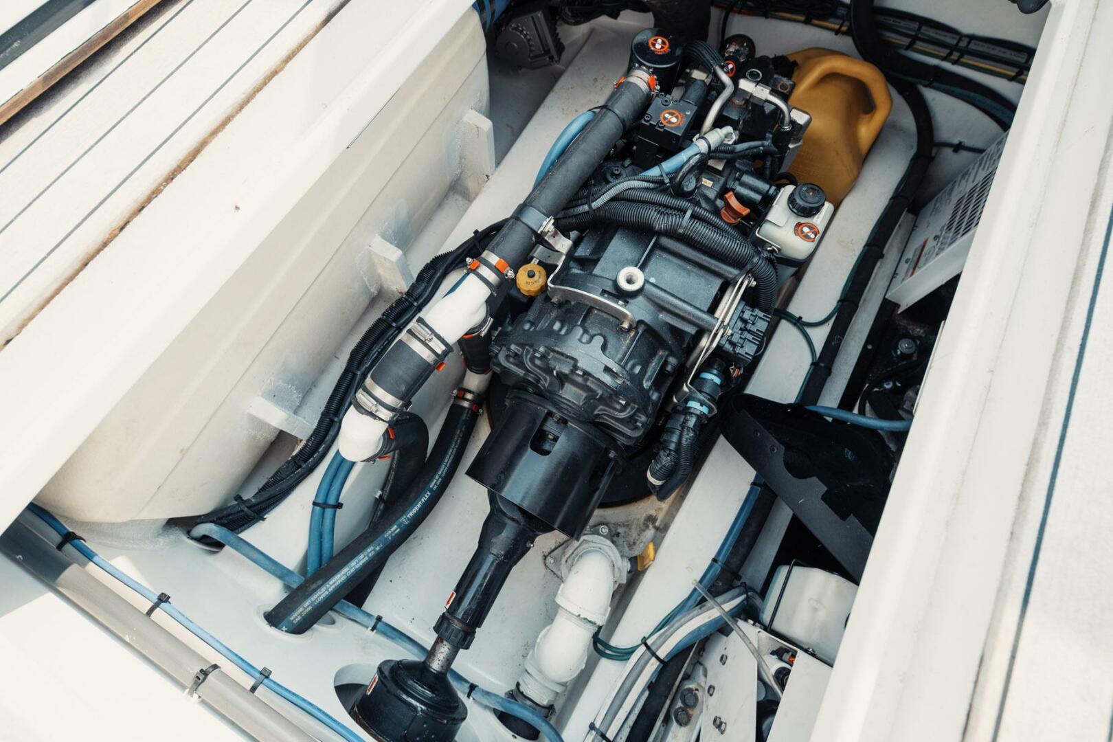 DOG HOUSE 40ft F amp S Yacht For Sale