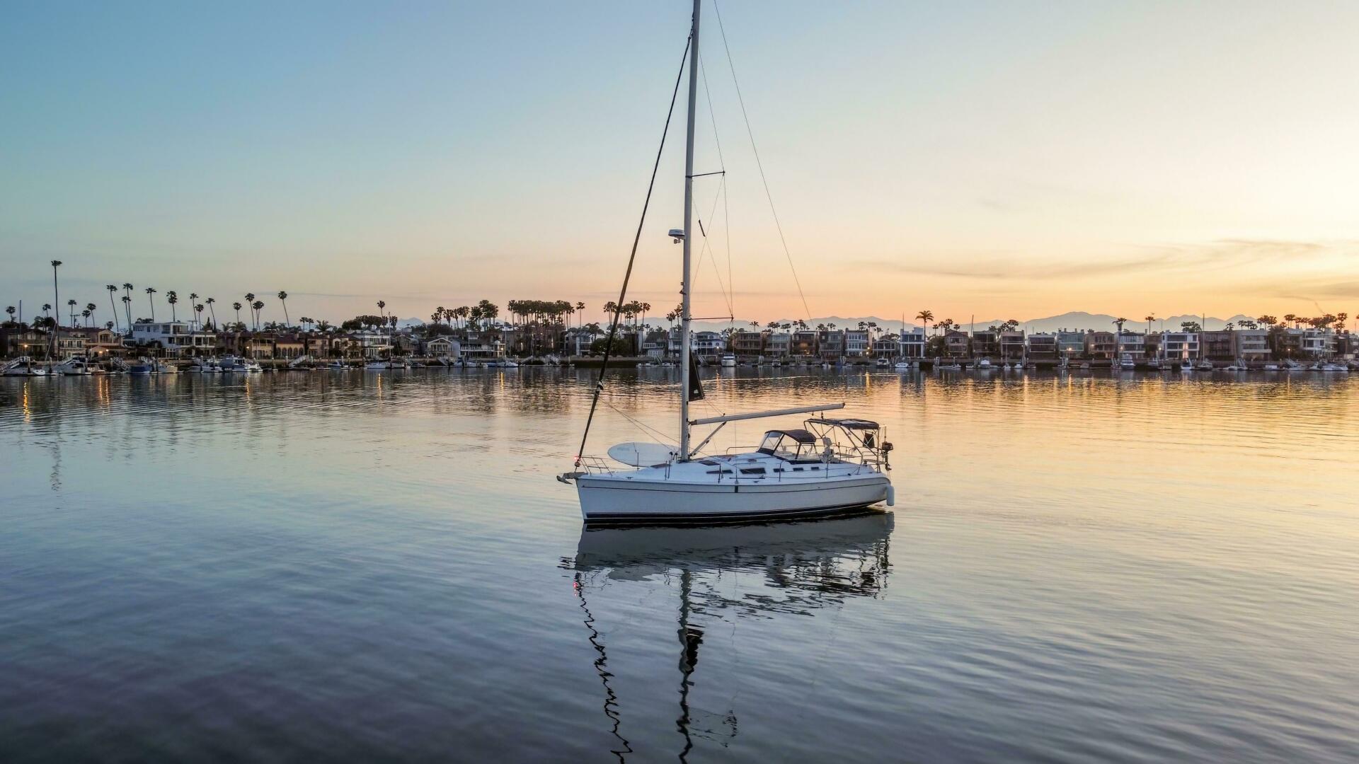 Plan Sea  38ft Hunter Yacht For Sale