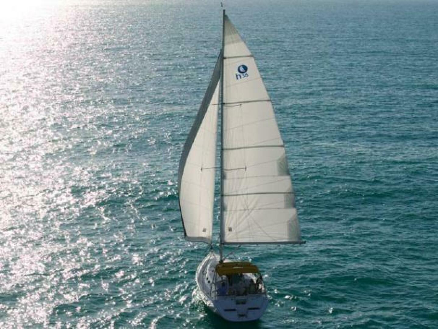 Plan Sea  38ft Hunter Yacht For Sale