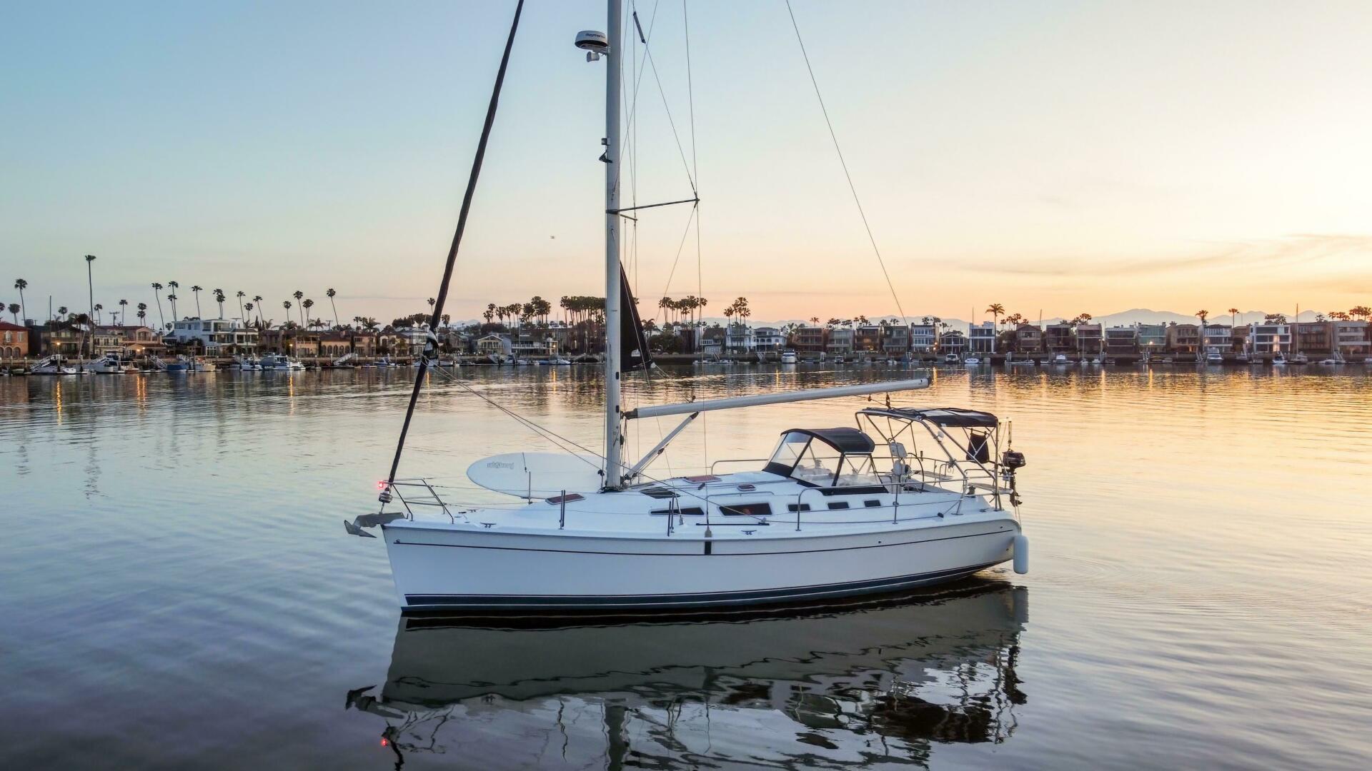 Plan Sea  38ft Hunter Yacht For Sale