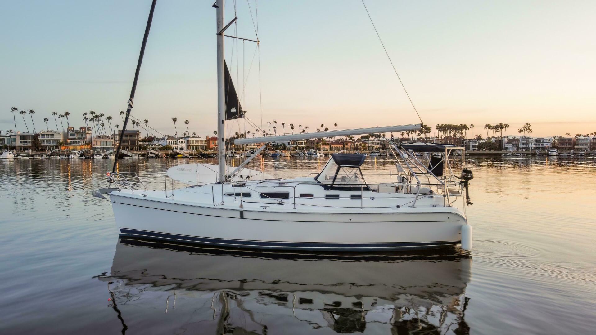 Plan Sea  38ft Hunter Yacht For Sale