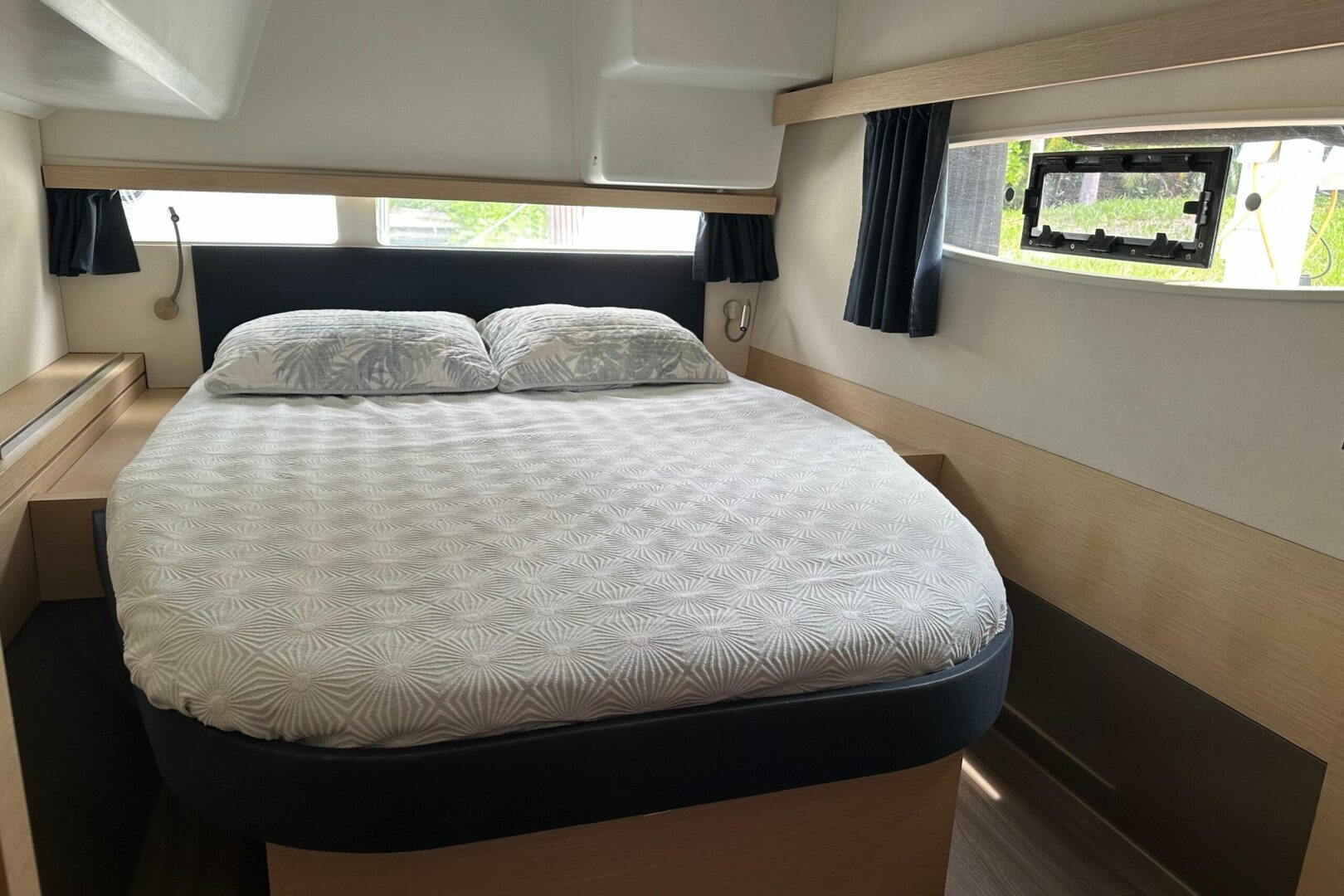 2017-fountaine-pajot-lucia-40-sail-9941108-20250916122155473