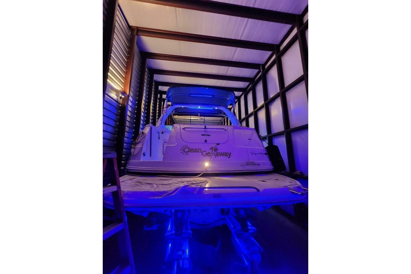 Clean Getaway 31ft Chaparral Yacht For Sale