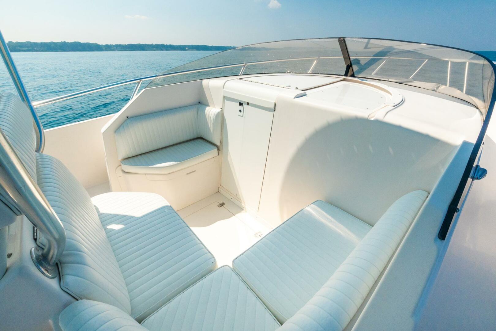 33ft Intrepid Yacht For Sale