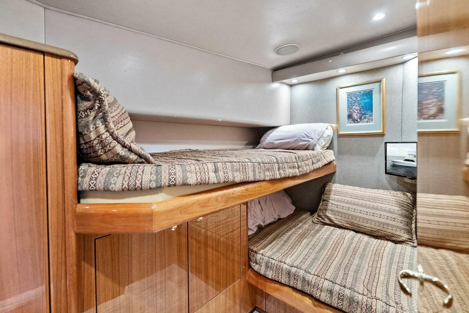 2006 Viking 61 Convertible KNOT ON CALL