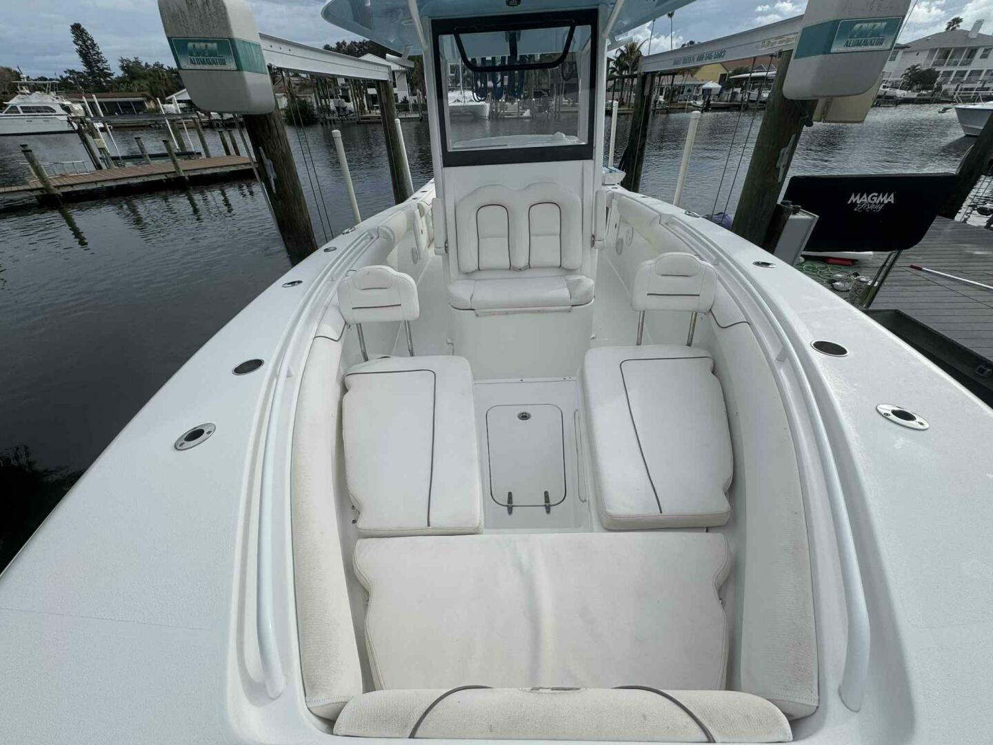 Just A Few Friends II 30ft Sea Hunt Yacht For Sale