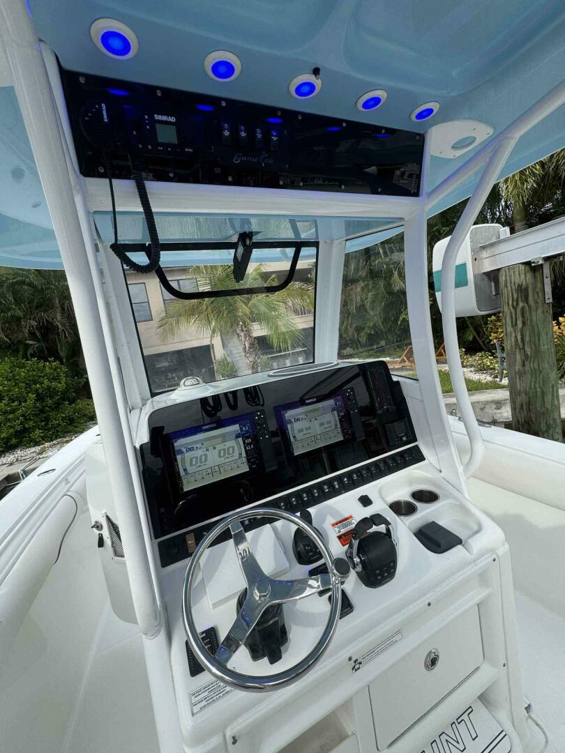 Just A Few Friends II 30ft Sea Hunt Yacht For Sale
