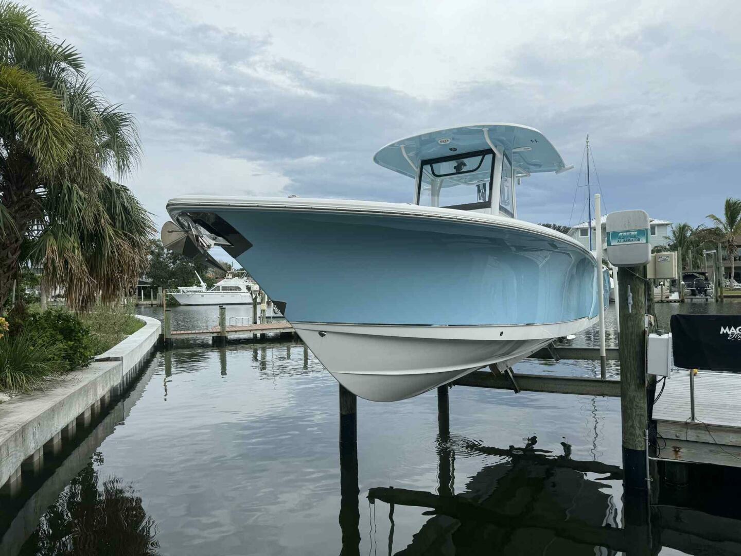 Just A Few Friends II 30ft Sea Hunt Yacht For Sale