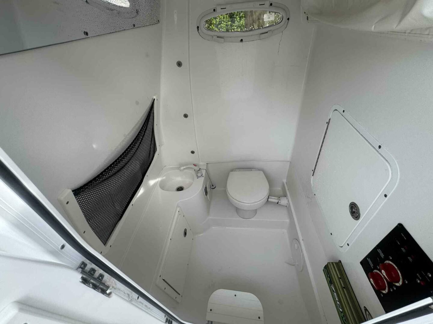 Just A Few Friends II 30ft Sea Hunt Yacht For Sale