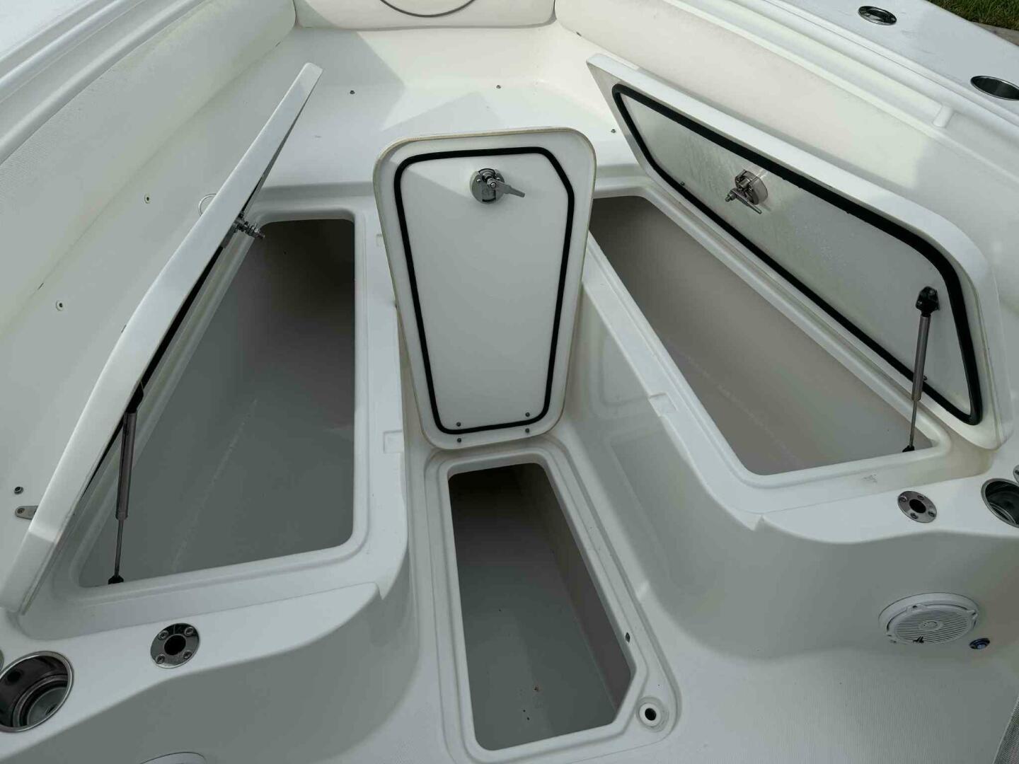 Just A Few Friends II 30ft Sea Hunt Yacht For Sale