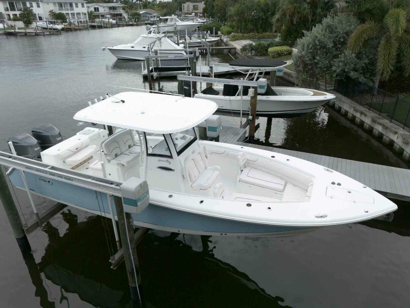 Just A Few Friends II 30ft Sea Hunt Yacht For Sale