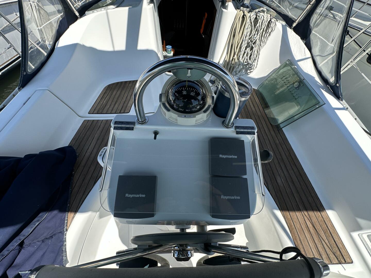 Cool Breeze 33ft Beneteau Yacht For Sale