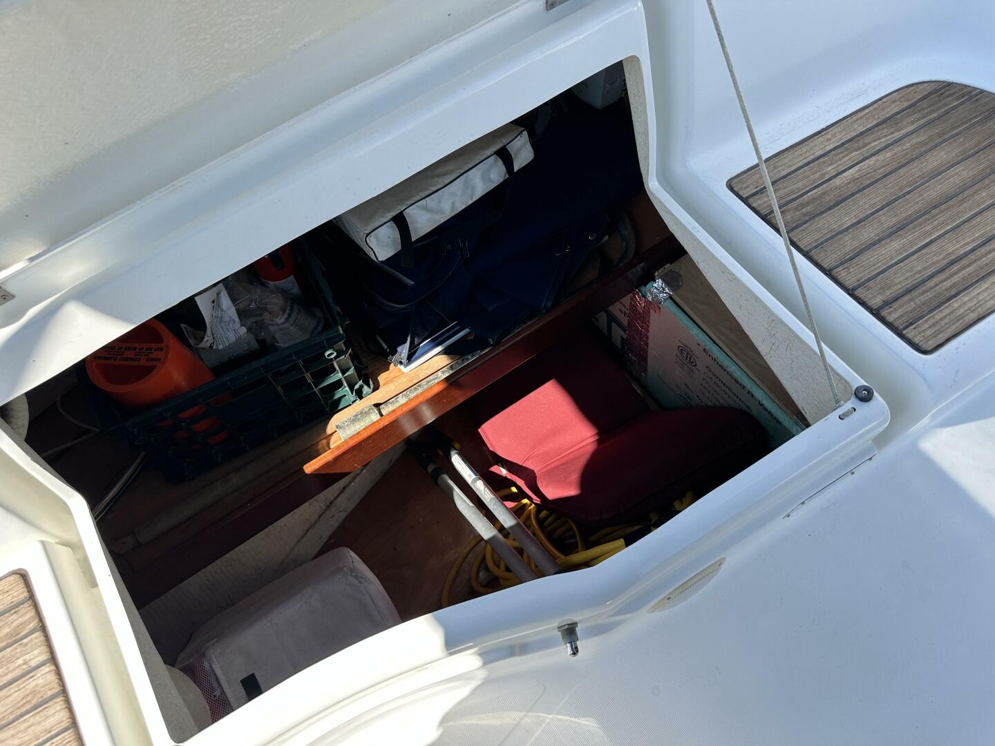 Cool Breeze 33ft Beneteau Yacht For Sale