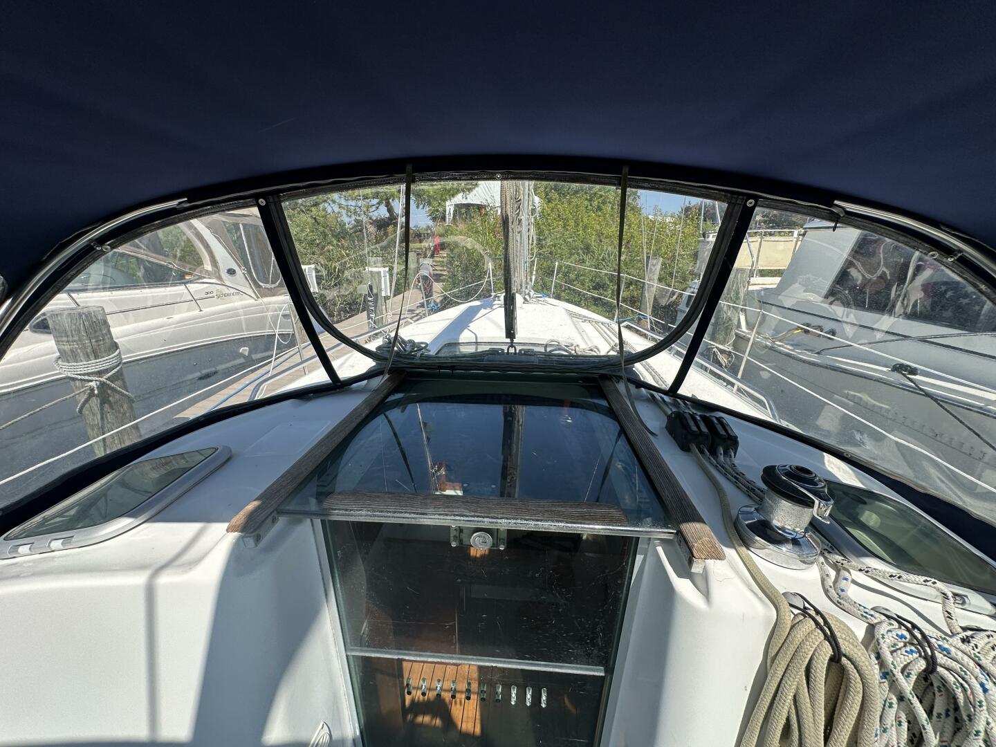 Cool Breeze 33ft Beneteau Yacht For Sale