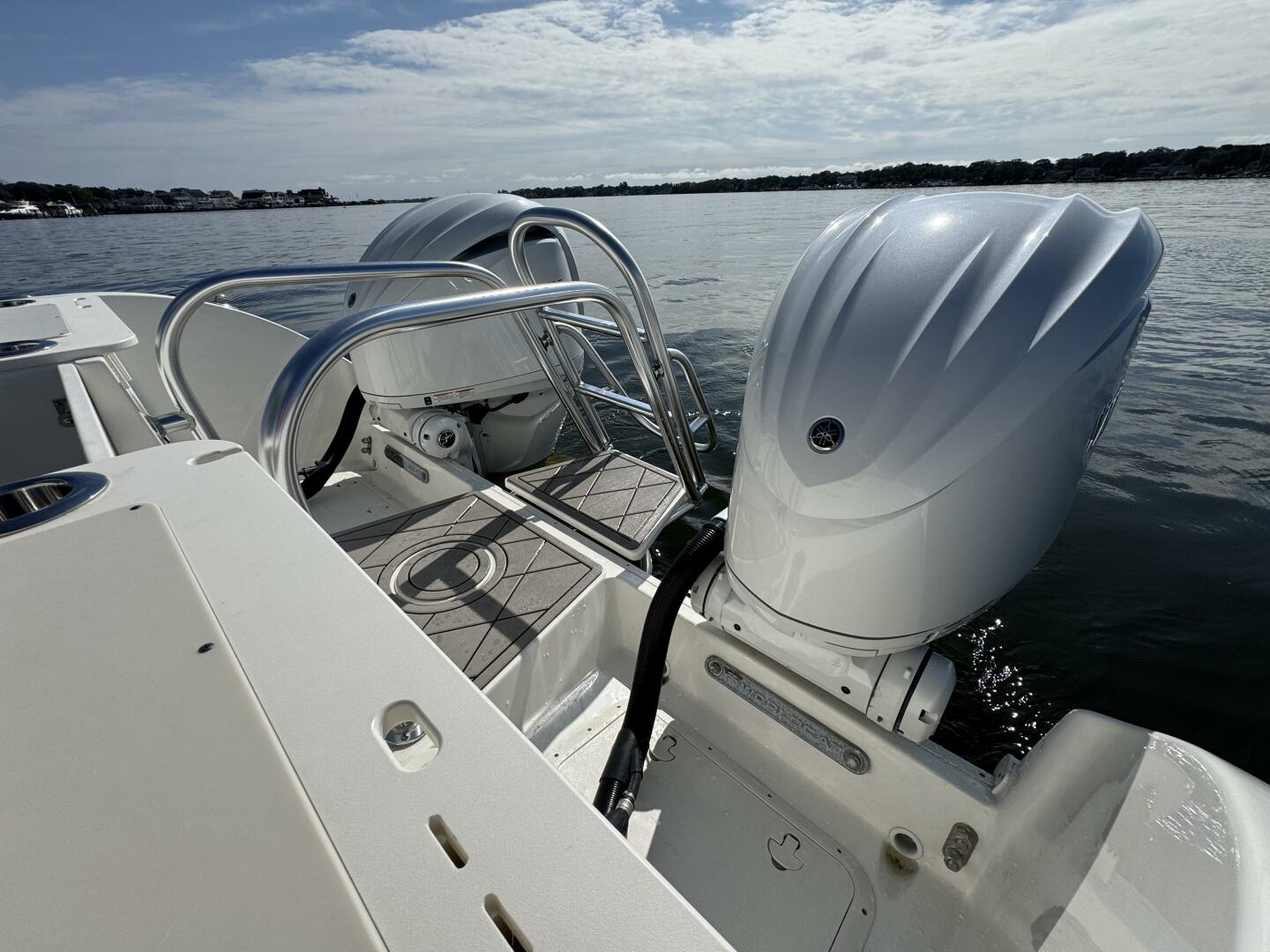 29ft World Cat Yacht For Sale
