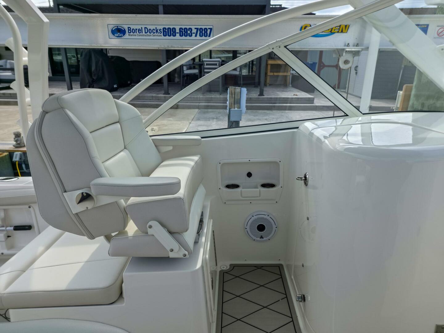 29ft World Cat Yacht For Sale