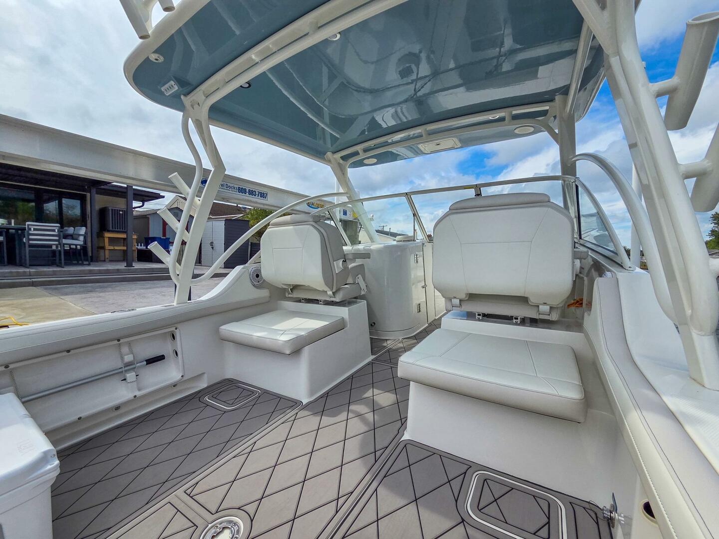 29ft World Cat Yacht For Sale