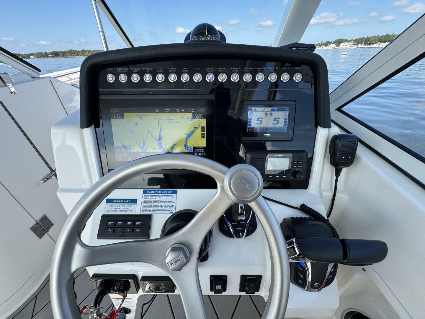 29ft World Cat Yacht For Sale