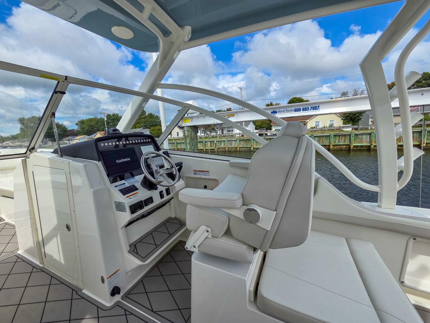 29ft World Cat Yacht For Sale