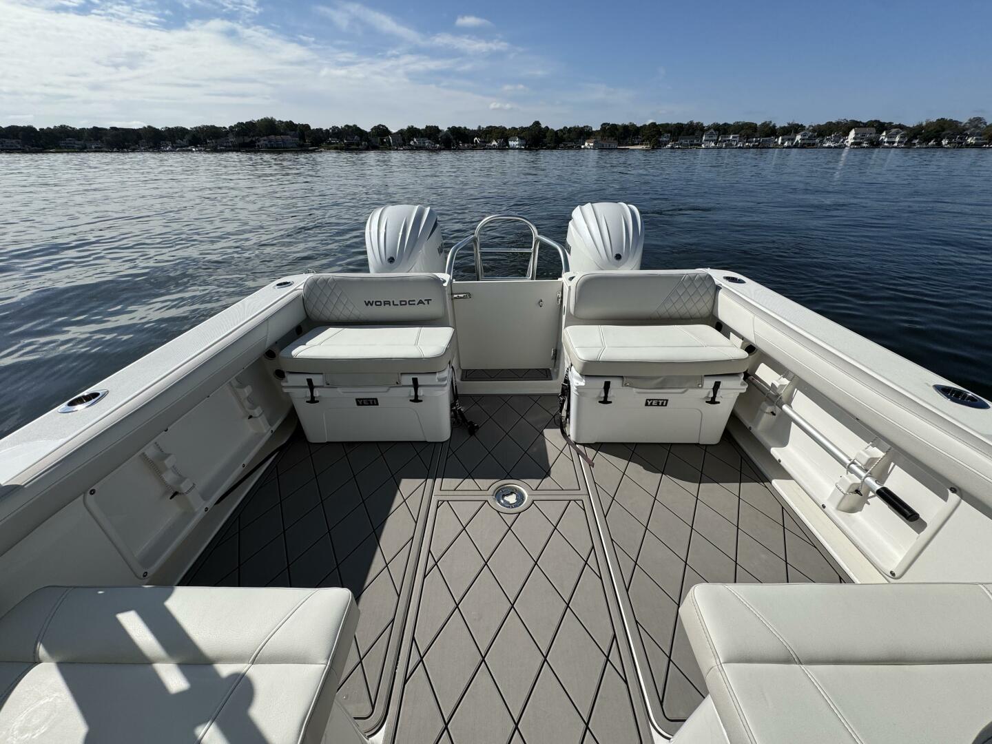 29ft World Cat Yacht For Sale