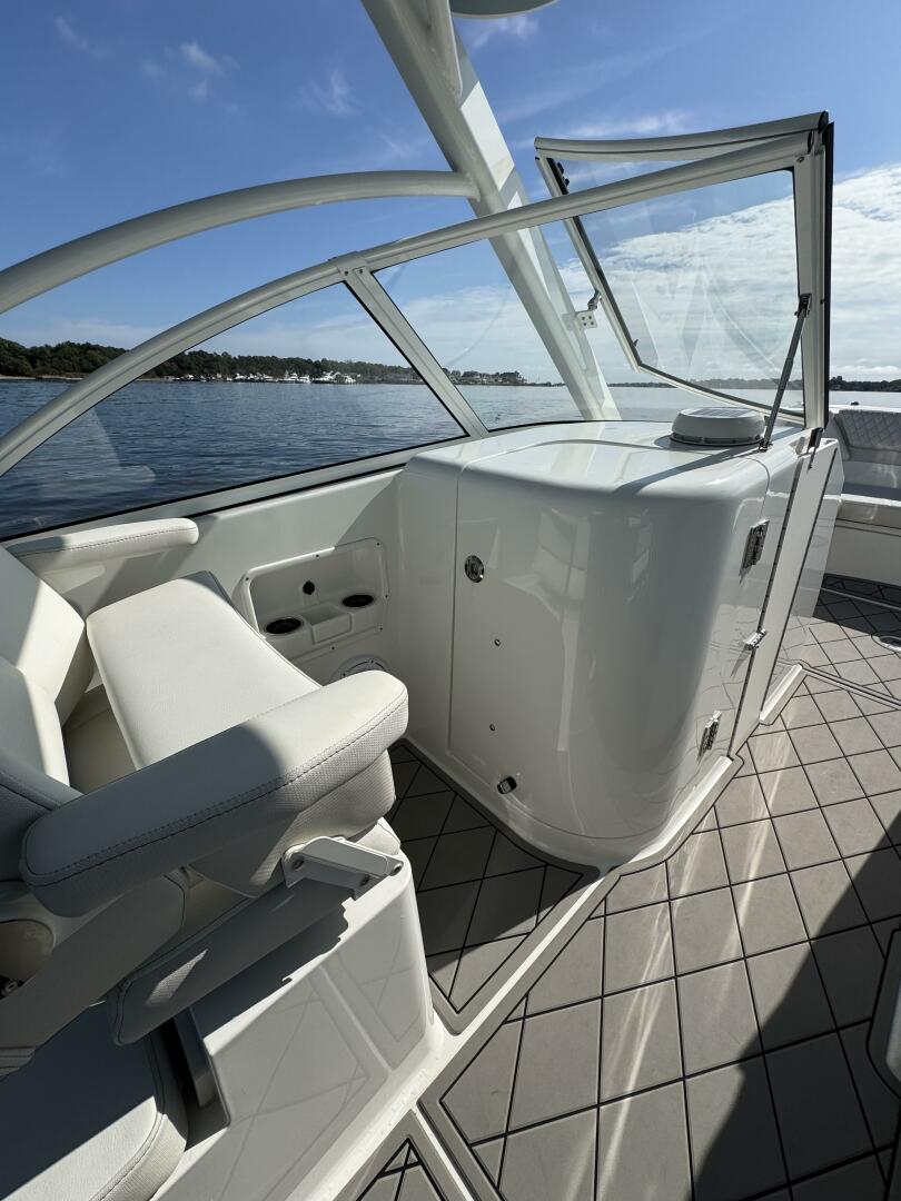 29ft World Cat Yacht For Sale