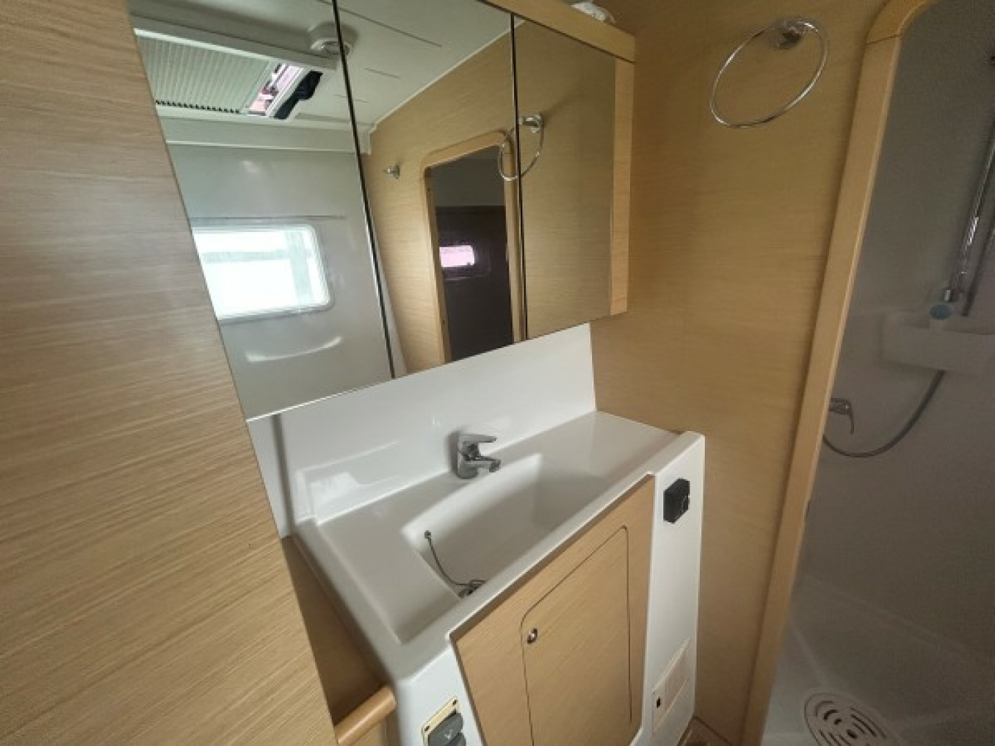 HALLDIS 40ft Lagoon Yacht For Sale