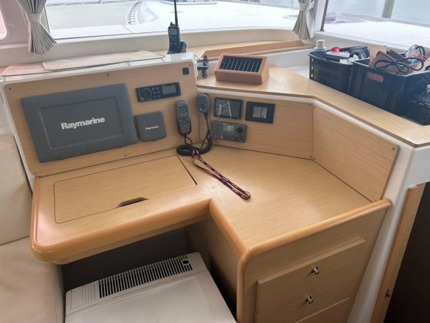 HALLDIS 40ft Lagoon Yacht For Sale