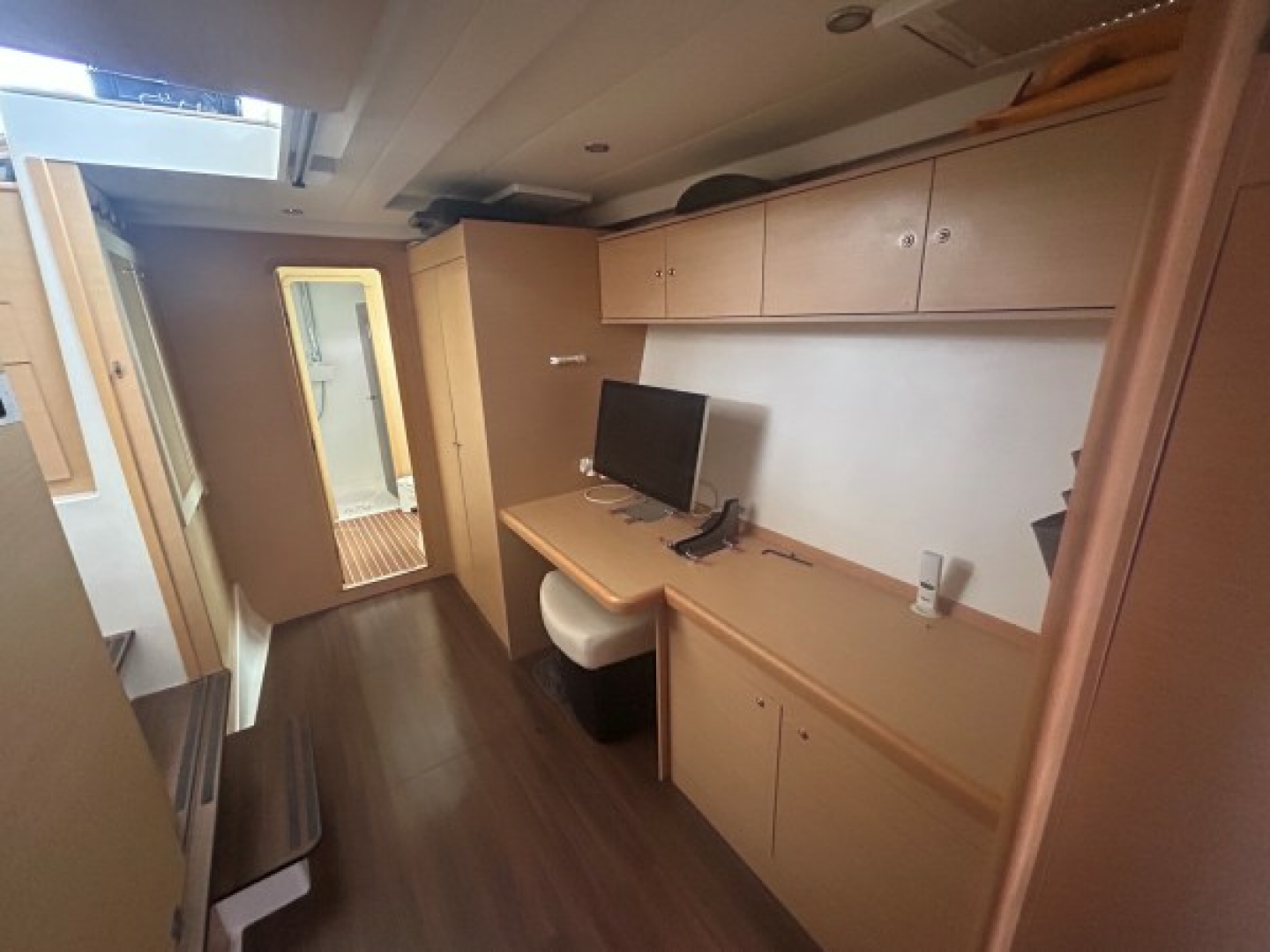 HALLDIS 40ft Lagoon Yacht For Sale