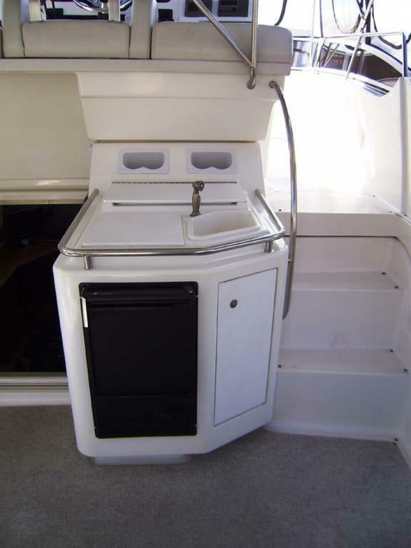 DUNAC S MINNI CONN III 42ft Silverton Yacht For Sale