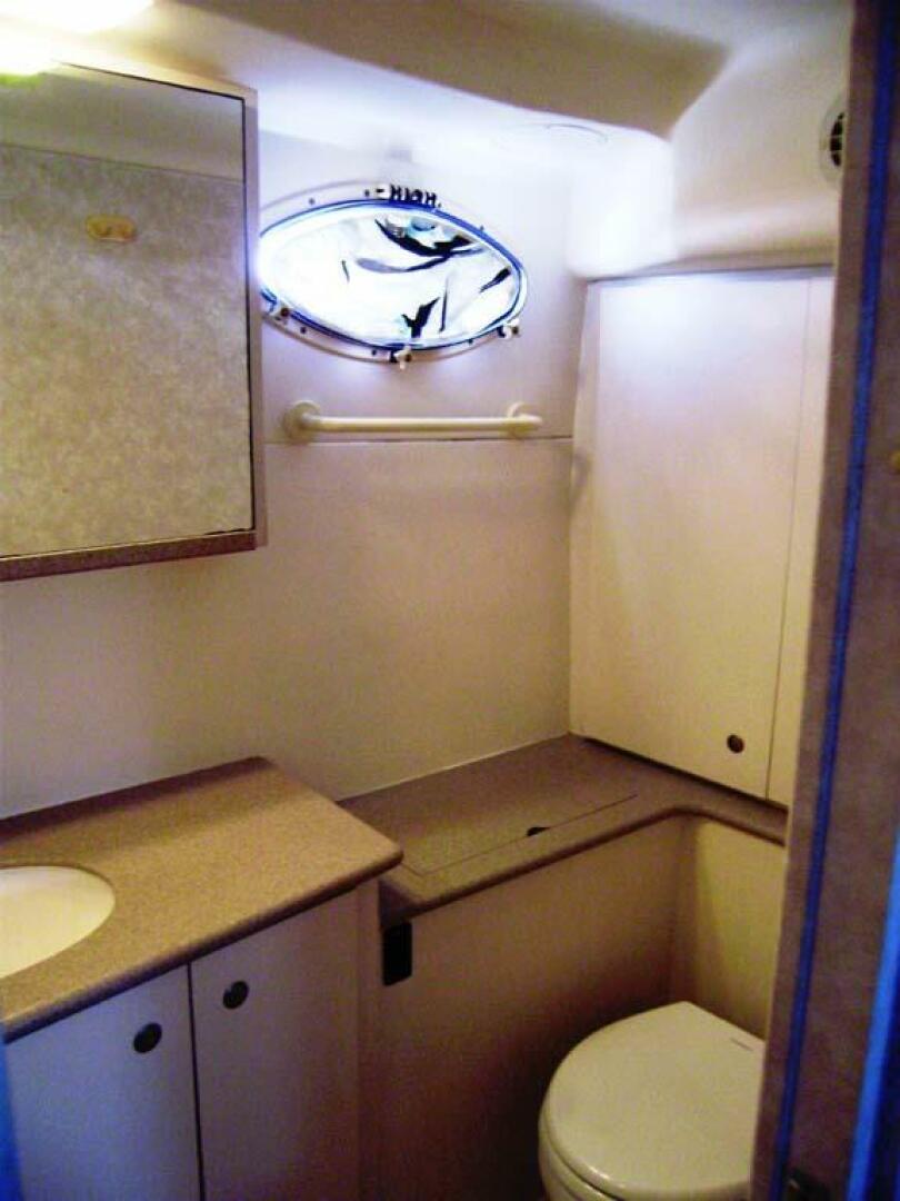 DUNAC S MINNI CONN III 42ft Silverton Yacht For Sale