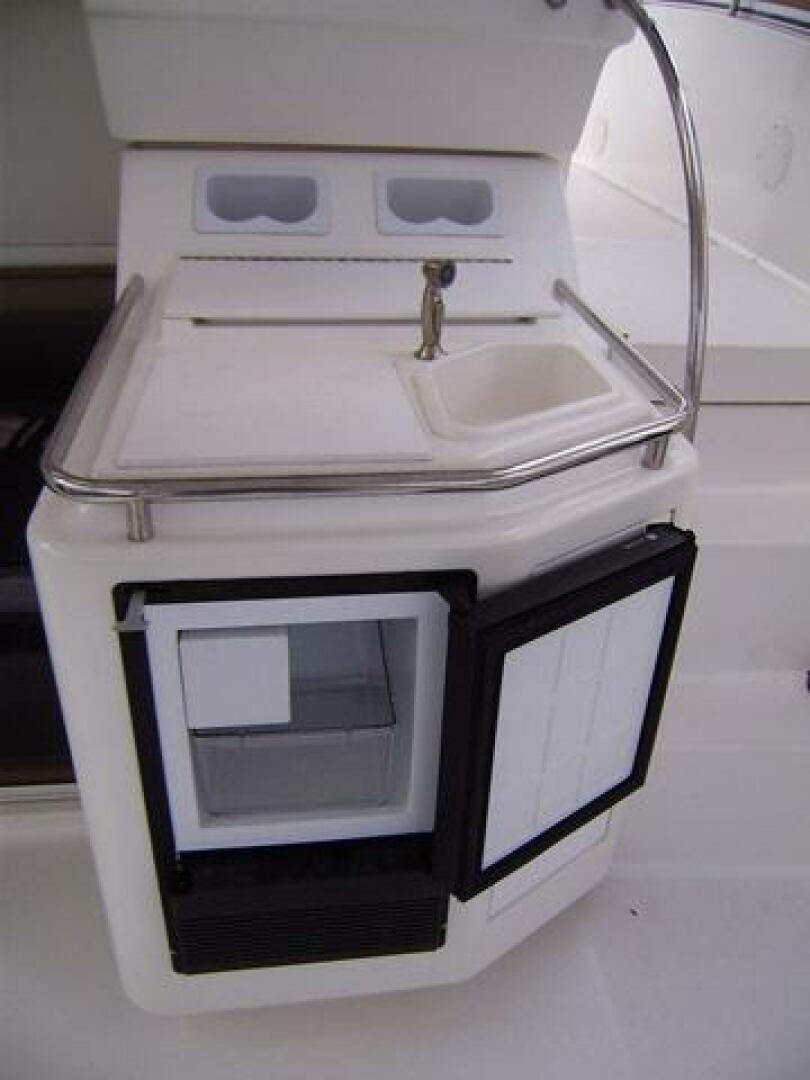 DUNAC S MINNI CONN III 42ft Silverton Yacht For Sale