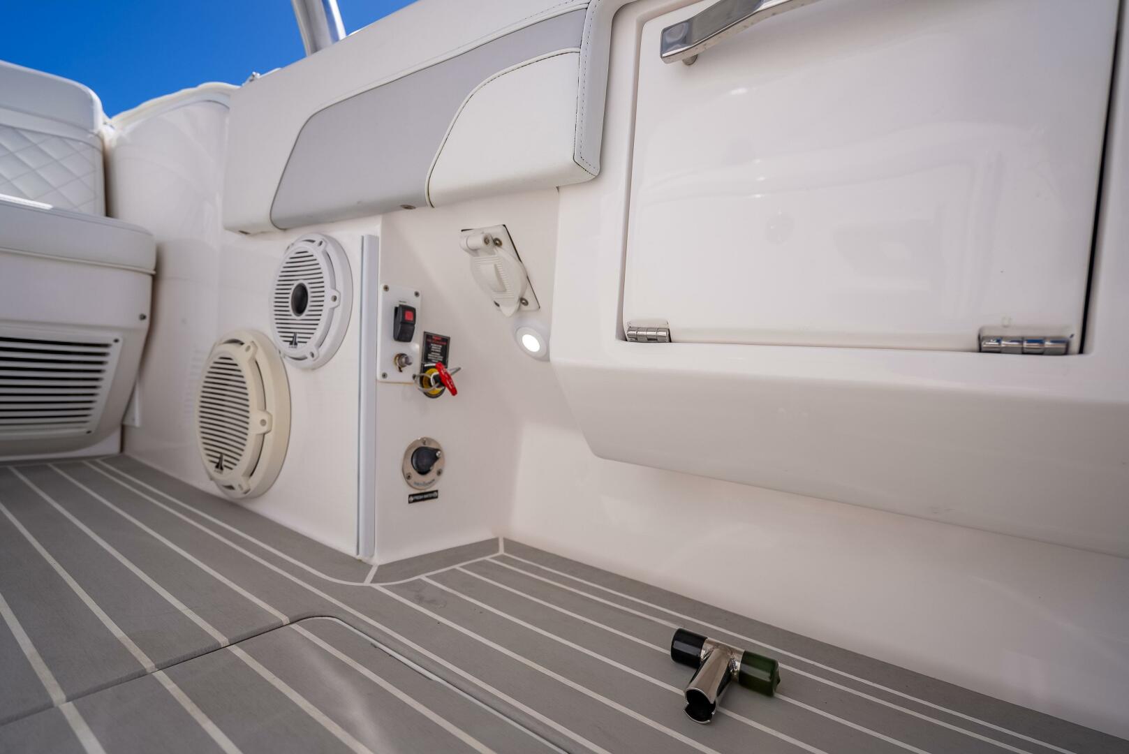 40ft Intrepid Yacht For Sale