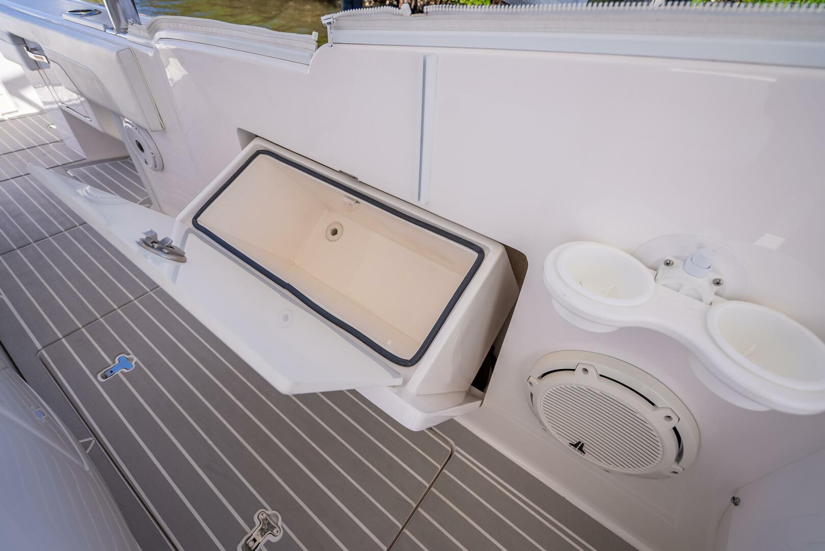 40ft Intrepid Yacht For Sale