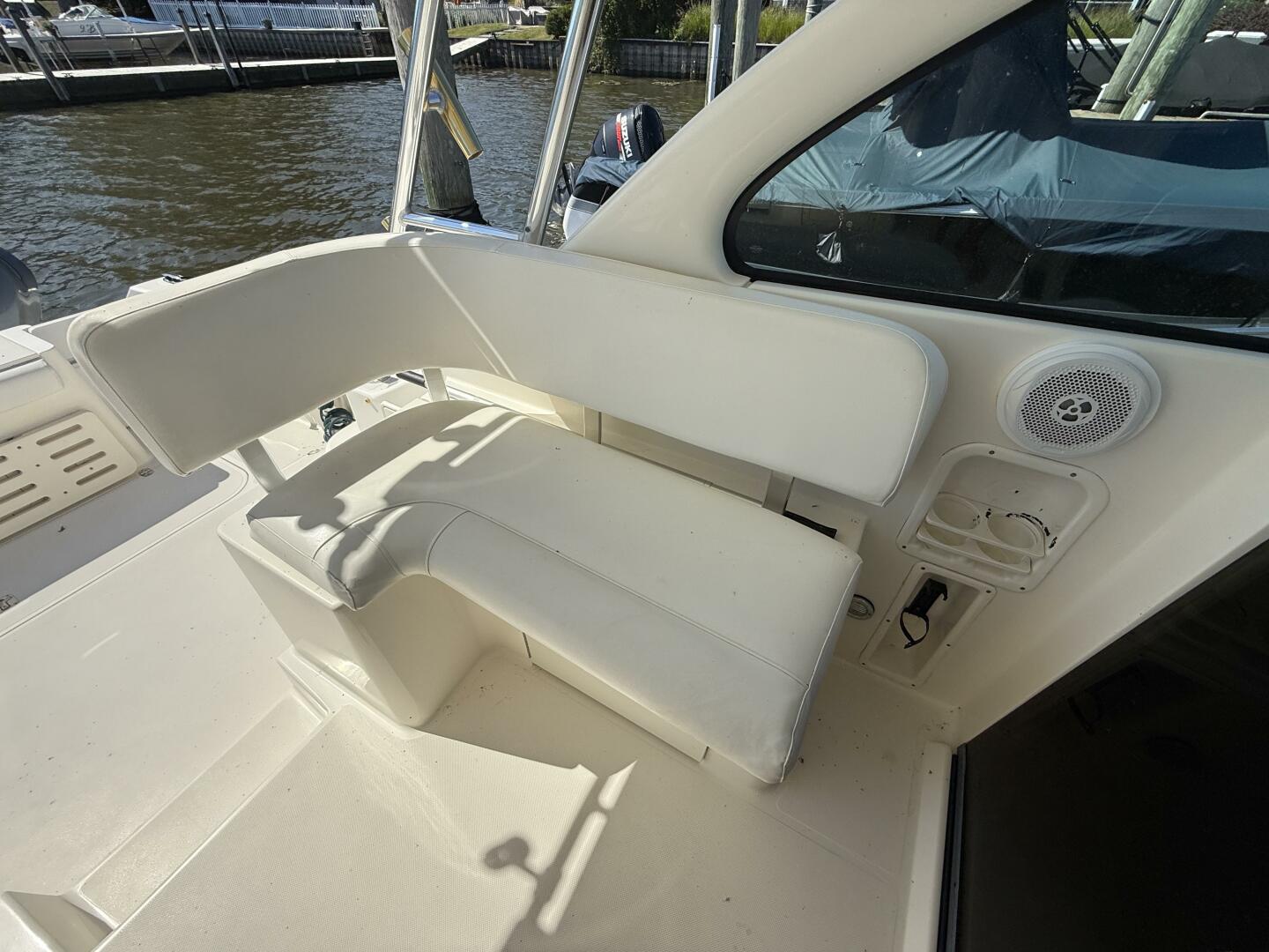 35ft Pursuit Yacht For Sale